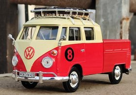 1:24 Scale Red-White Motormax Diecast VW T1 Bus Model