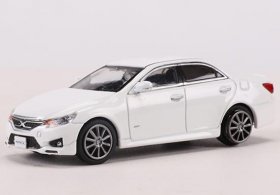 1:64 Scale White Diecast Toyota Mark X GRX133 Model