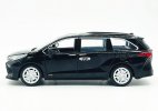 Black / White 1:24 Scale Diecast Toyota Sienna MPV Toy