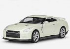 White 1:36 Scale Welly Diecast Nissan GT-R Toy