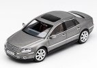 1:64 Silver / Black / Gray / Brown Diecast VW Phaeton W12 Model