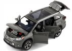 1:32 Scale Kids Black / White Diecast Toyota Highlander SUV Toy