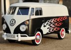 1:24 Scale Black-White Motormax Diecast VW T1 Bus Model