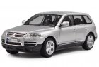 Welly 1:18 Scale Silver / Gray Diecast VW Touareg Model