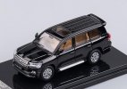 White / Black 1:64 Scale Diecast Toyota Land Cruiser LC200 Model