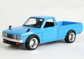 1:24 Blue Maisto Diecast 1973 Datsun 620 Pickup Truck Model