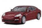 White / Wine Red 1:24 Welly Diecast Porsche Panamera S Model