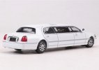 1:64 Scale Diecast Lincoln Town Car Limousine Model