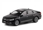 1:64 Scale Black / White Diecast 2019 VW Passat B8 Toy