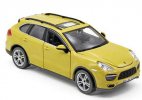 White / Yellow 1:24 Scale Bburago Diecast Porsche Cayenne Model