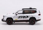 White 1:64 Safety Car Diecast Toyota Land Cruiser LC300 Model